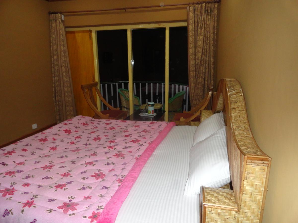 Hotel Vishaka Palace Kausani Eksteriør bilde